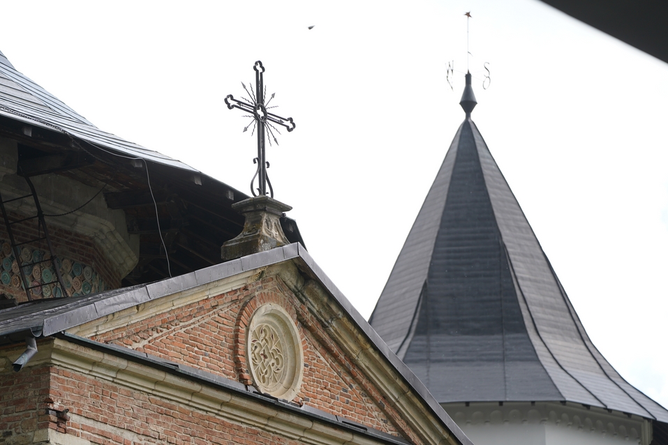 Hramul Mănăstirii Neamț: „Prin participarea noastră la Sfânta Liturghie, suntem prezenți la Înălțarea Domnului la cer”