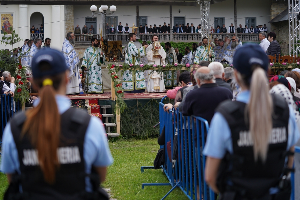 Hramul Mănăstirii Neamț: „Prin participarea noastră la Sfânta Liturghie, suntem prezenți la Înălțarea Domnului la cer”