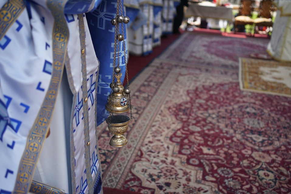 Hramul Mănăstirii Neamț: „Prin participarea noastră la Sfânta Liturghie, suntem prezenți la Înălțarea Domnului la cer”