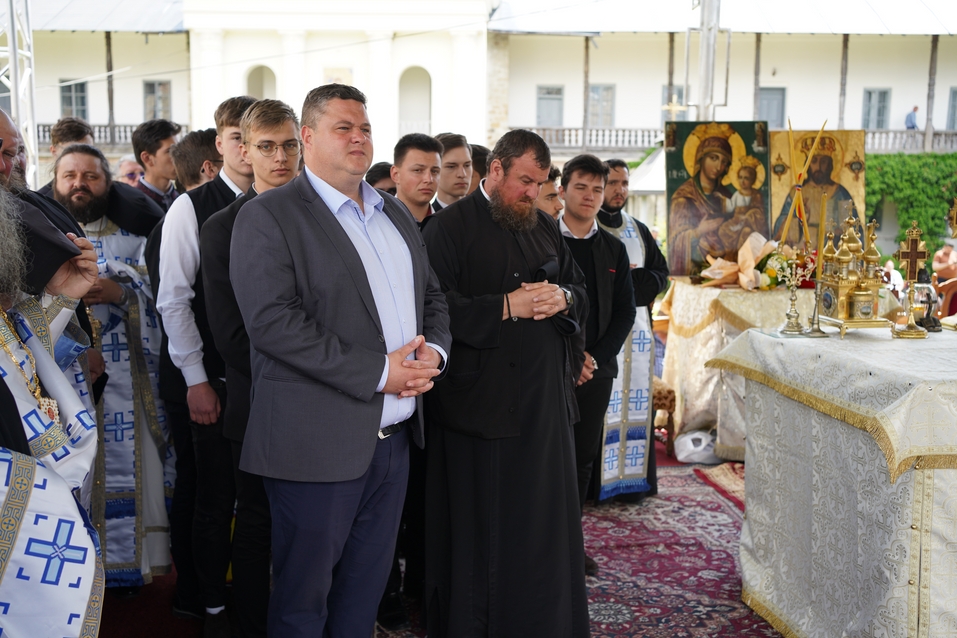 Hramul Mănăstirii Neamț: „Prin participarea noastră la Sfânta Liturghie, suntem prezenți la Înălțarea Domnului la cer”