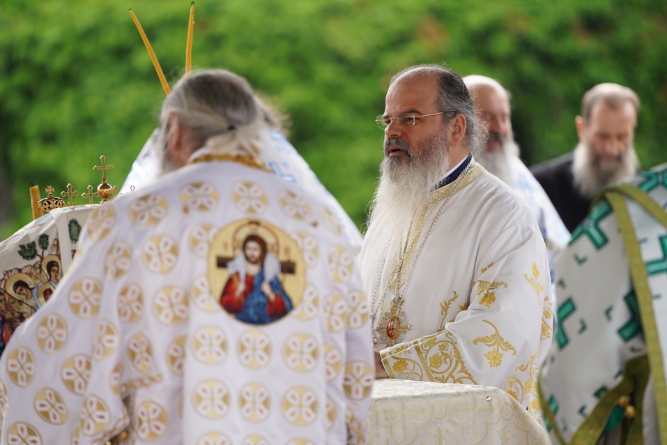 Hramul Mănăstirii Neamț: „Prin participarea noastră la Sfânta Liturghie, suntem prezenți la Înălțarea Domnului la cer”