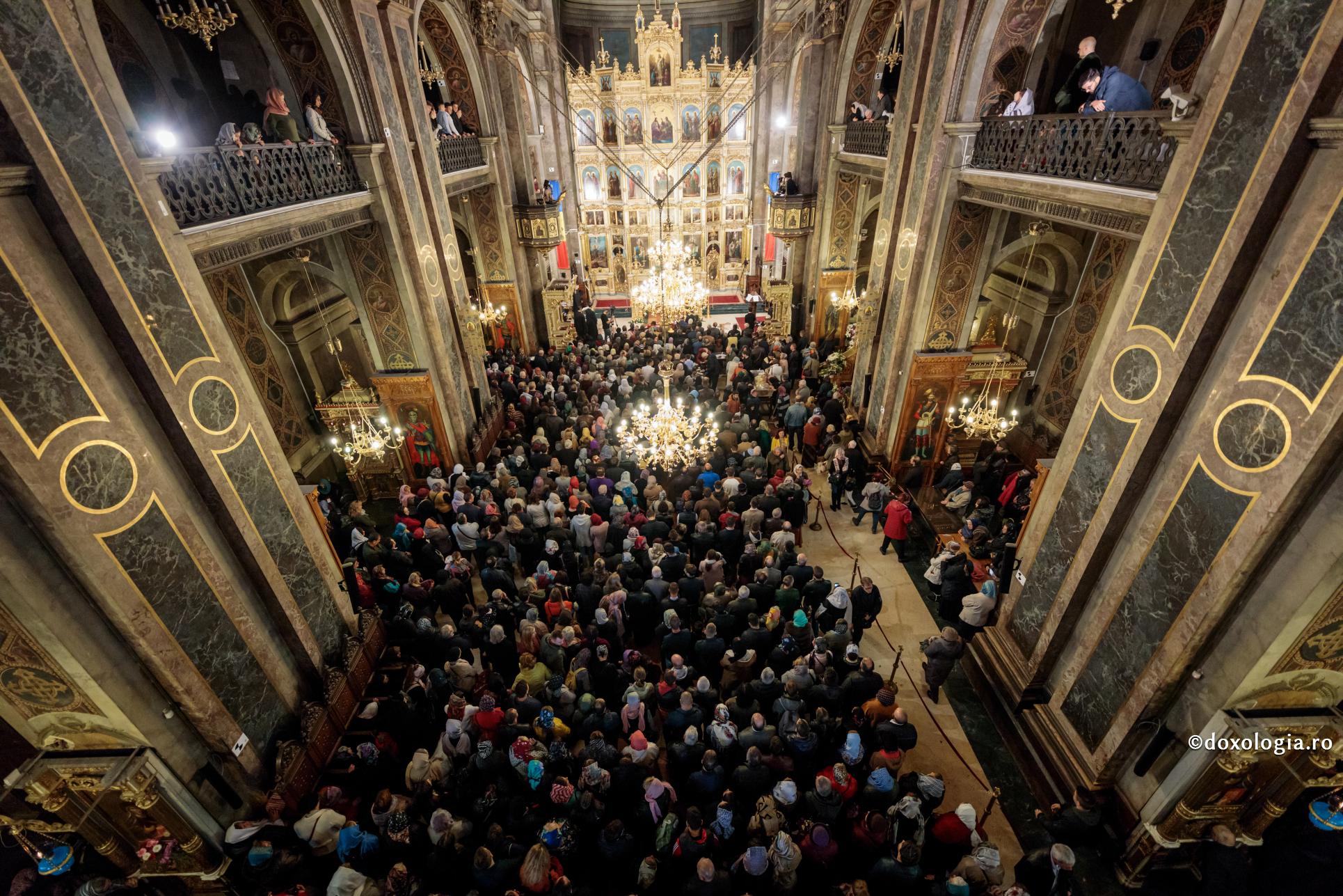 Pentru ce cinstim Sfânta Duminică?