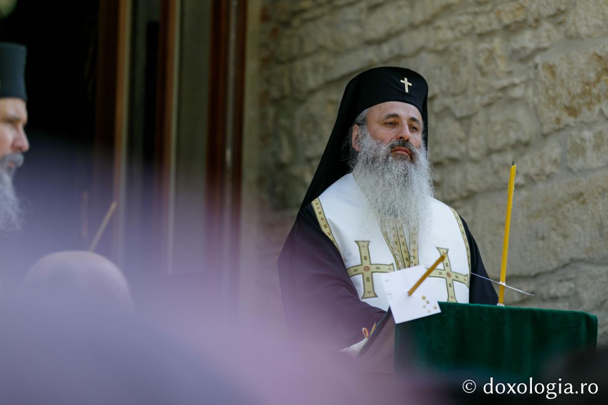 Foto: pr. Silviu Cluci Maica Siluana Vlad a fost înmormântată la Mănăstirea Frumoasa din Iași. IPS Teofan: „Pe mulți i-a odihnit, acum să se odihnească ea în liniștea Împărăției Preasfintei Treimi!”