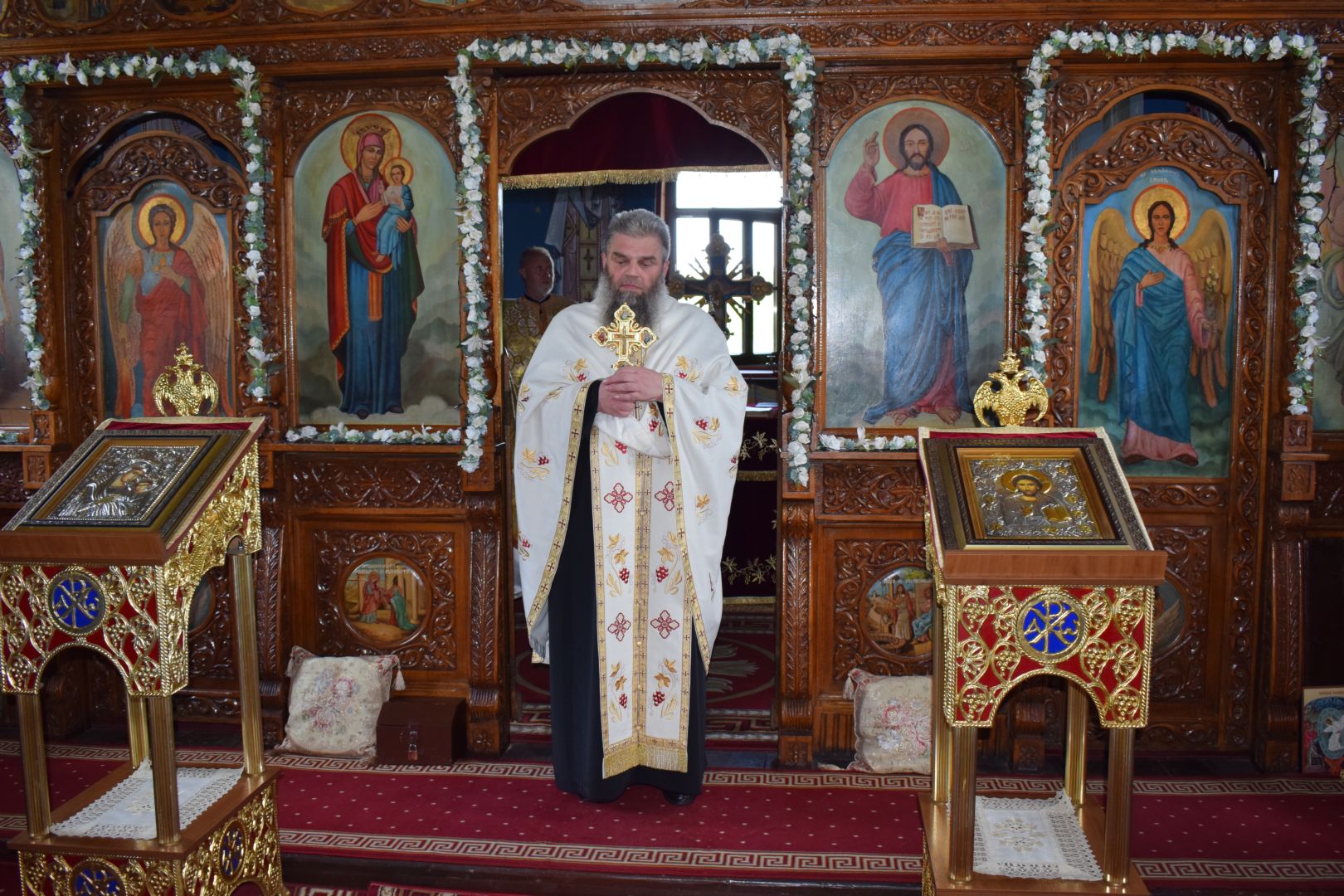 La Parohia „Sfinții Arhangheli” – Stroiești a fost instalat un nou preot