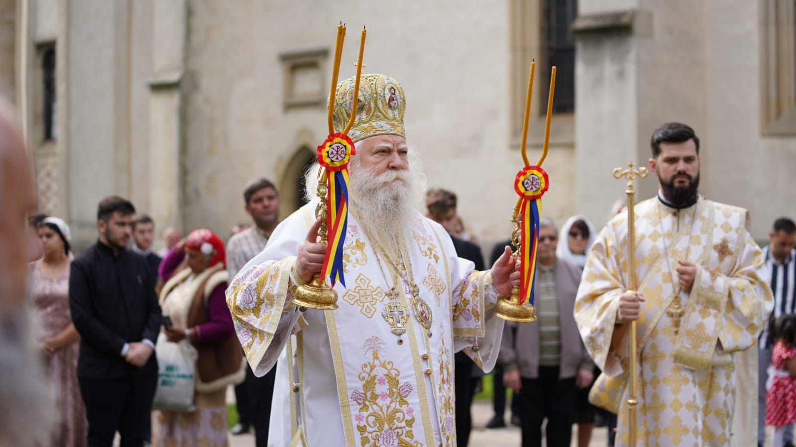 Foto: arhiepiscopiasucevei.ro „Rugăciunea este nervul sufletului” – Predica Înaltpreasfințitului Părinte Calinic la Duminica a VII-a după Paști