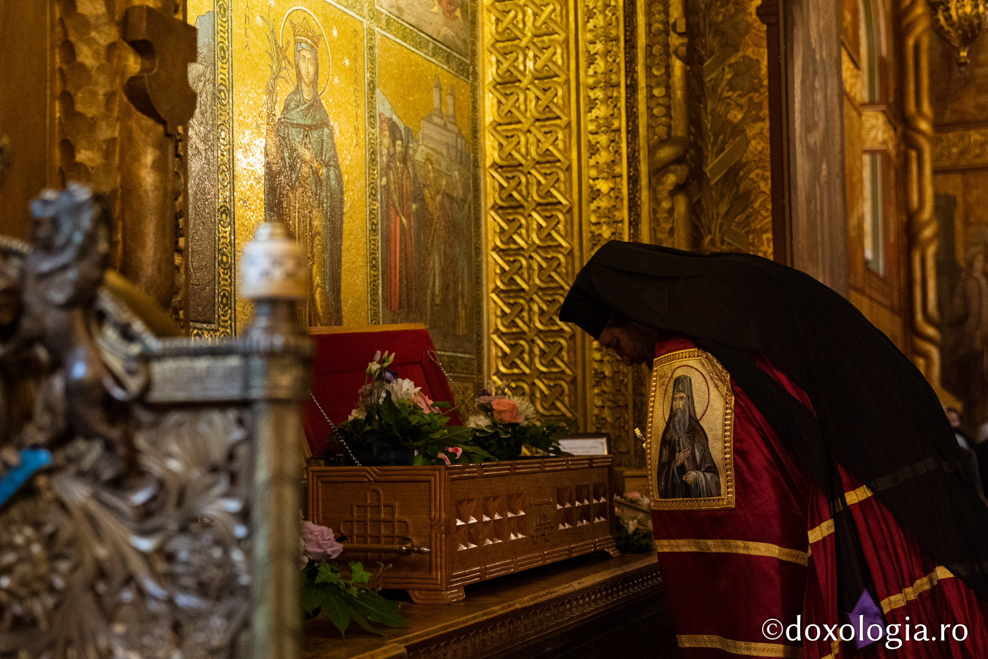 Foto: Bogdan Bulgariu Liturghie arhierească la mănăstirea ieșeană unde au fost aduse prima data moaștele Sfintei Cuvioase Parascheva