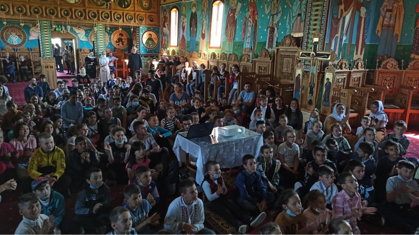 550 de copii și tineri au participat în proiectul „Luna pastorației copiilor și tinerilor”, derulat de Episcopia Hușilor
