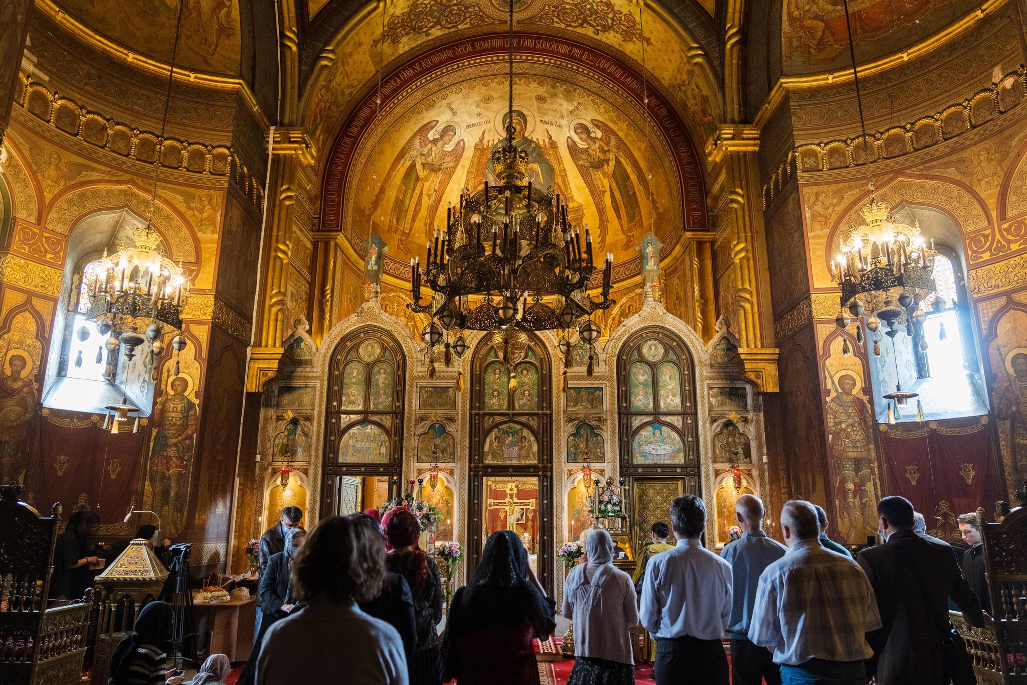 (Video) Sfânta Liturghie în cinstea „Sfintei cea mult folositoare” la „Mănăstirea Sfinții Trei Ierarhi”