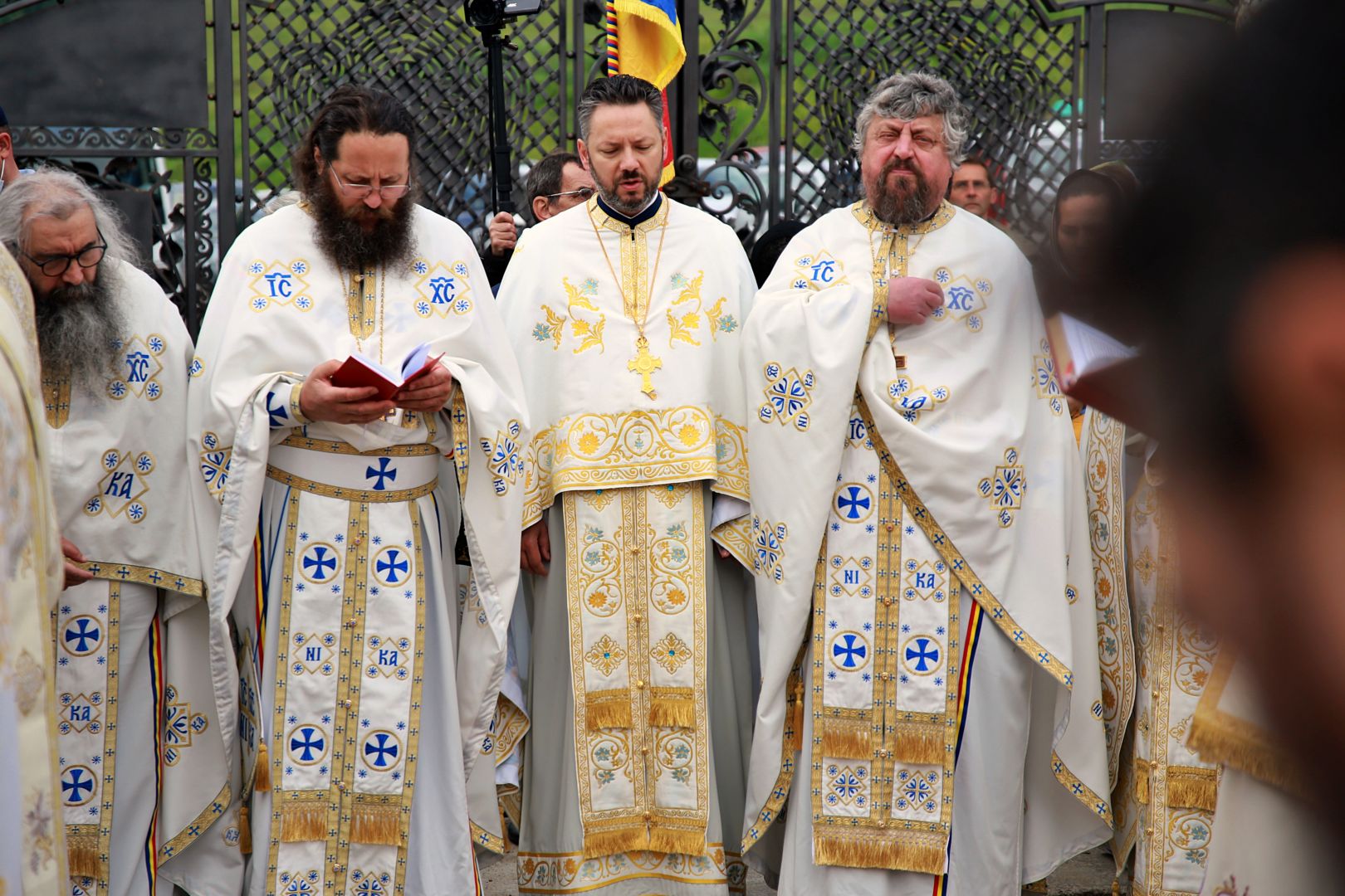 foto: Flavius Popa De 8 ani, părintele Iustin Pârvu se află în Împărăția lui Dumnezeu. PS Emilian Crișanul a oficiat slujba Parastasului pentru duhovnicul de la Petru-Vodă