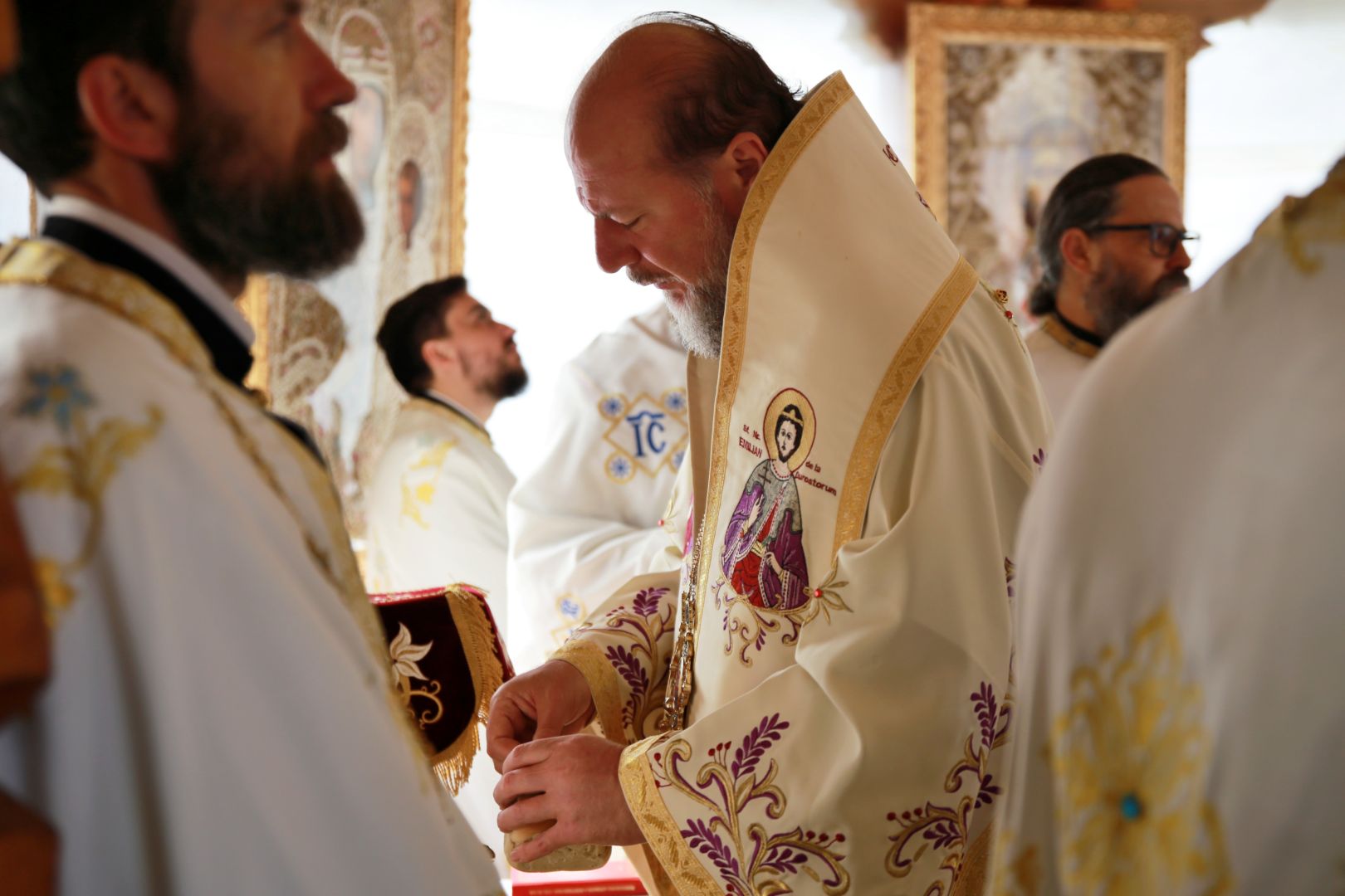 foto: Flavius Popa De 8 ani, părintele Iustin Pârvu se află în Împărăția lui Dumnezeu. PS Emilian Crișanul a oficiat slujba Parastasului pentru duhovnicul de la Petru-Vodă