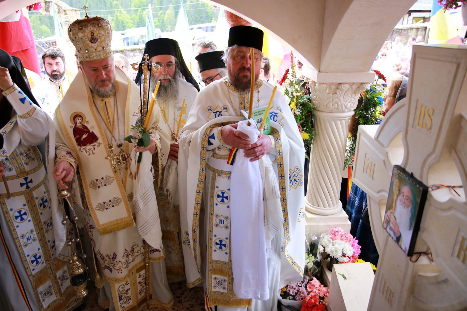 foto: Flavius Popa De 8 ani, părintele Iustin Pârvu se află în Împărăția lui Dumnezeu. PS Emilian Crișanul a oficiat slujba Parastasului pentru duhovnicul de la Petru-Vodă