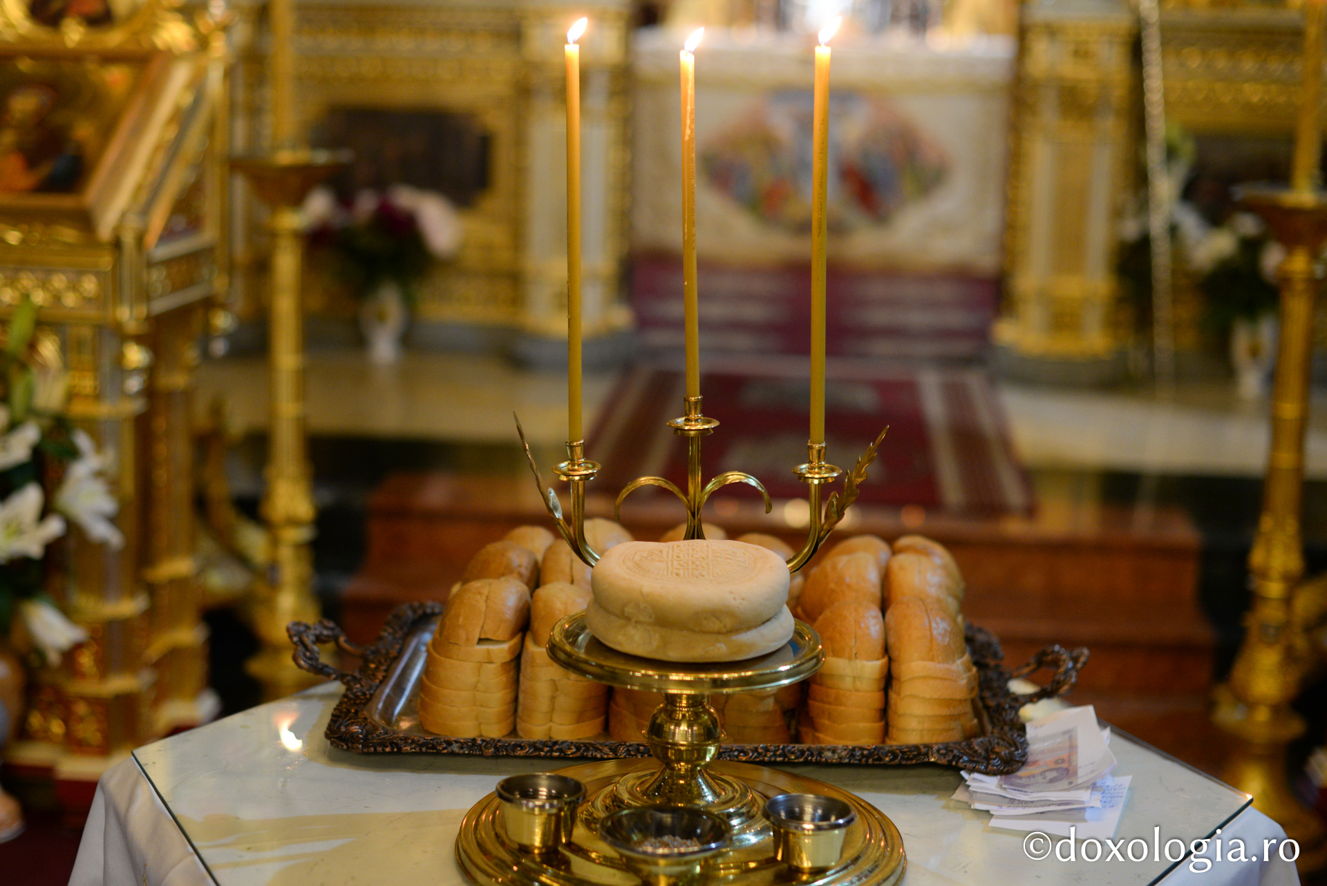 Slujbă de priveghere în cinstea Sfintei Cuvioase Parascheva, la Catedrala Mitropolitană din Iași