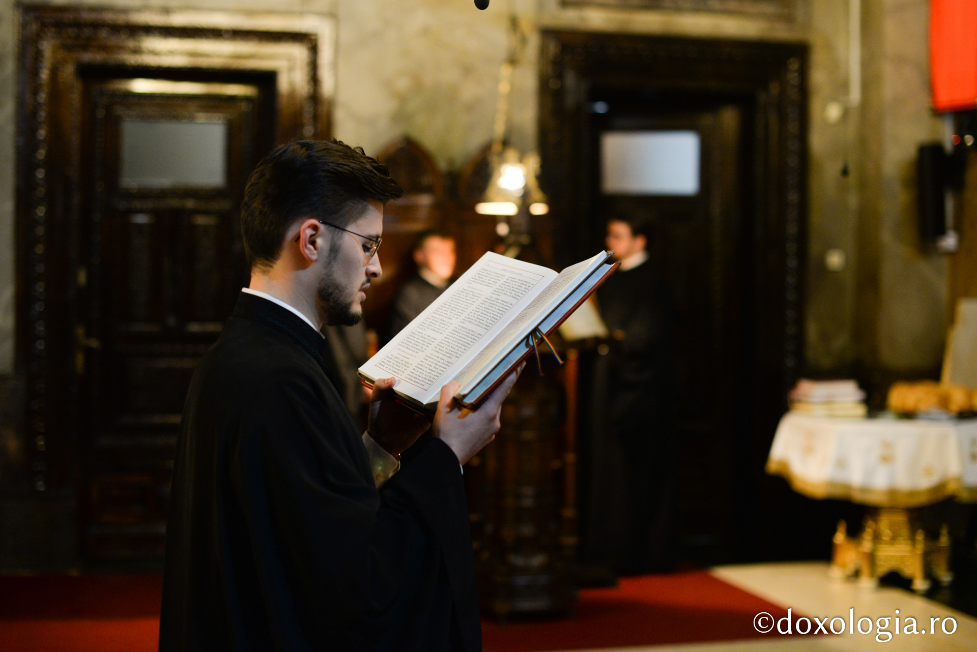 Slujbă de priveghere în cinstea Sfintei Cuvioase Parascheva, la Catedrala Mitropolitană din Iași