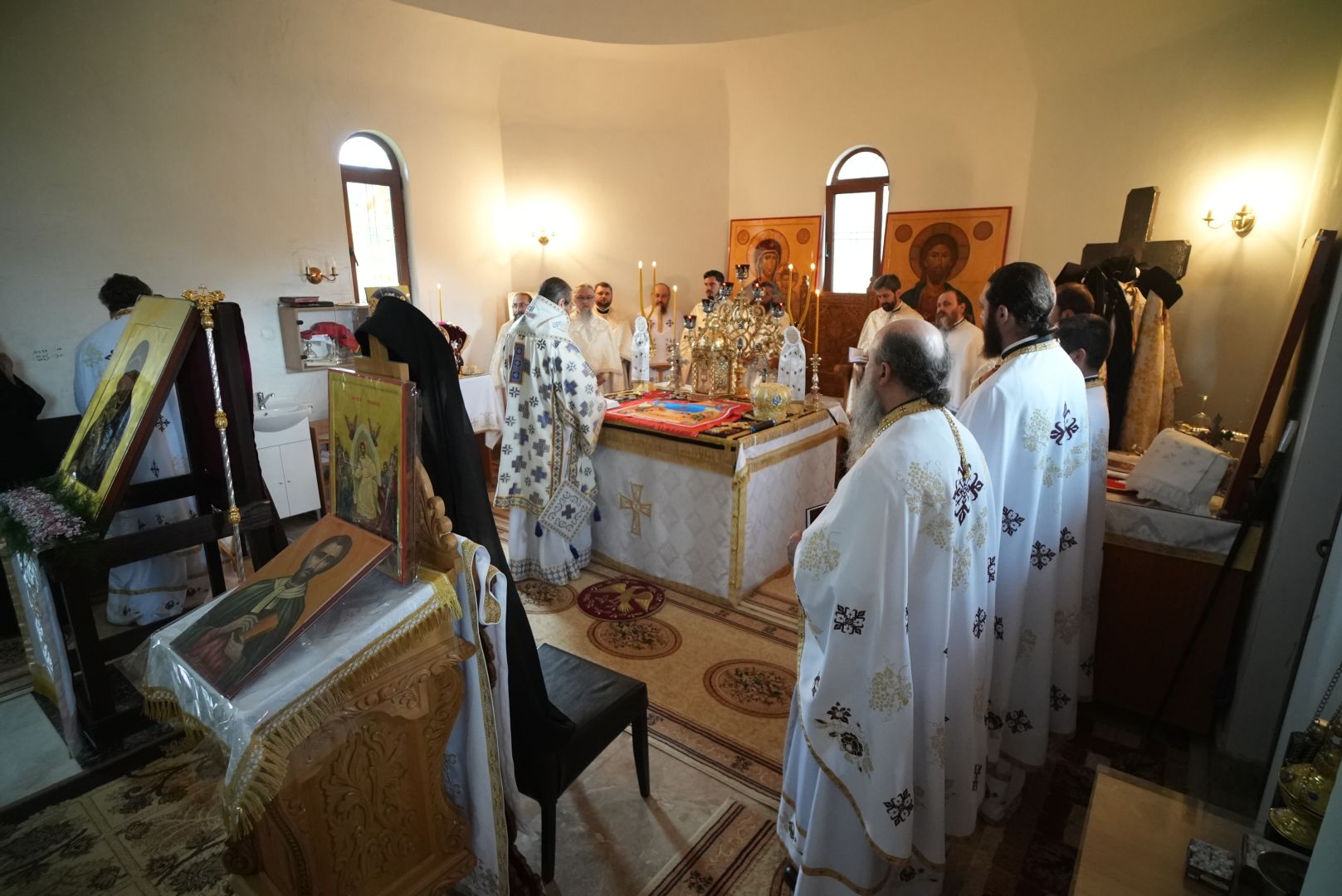 PS Nichifor Botoșăneanul la Mănăstirea Paltin – Petru Vodă: „Suntem chemați să ne plecăm și să luăm aminte la viața Sfântului Iustin Martirul și Filosoful”