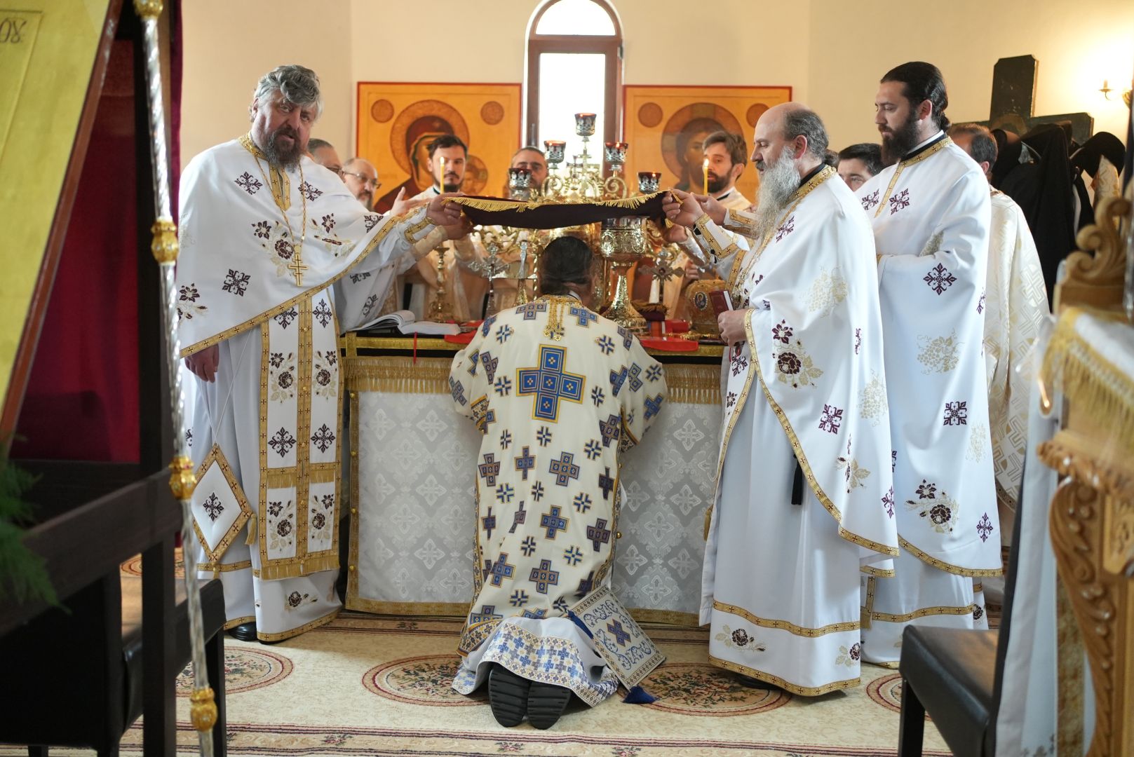 PS Nichifor Botoșăneanul la Mănăstirea Paltin – Petru Vodă: „Suntem chemați să ne plecăm și să luăm aminte la viața Sfântului Iustin Martirul și Filosoful”