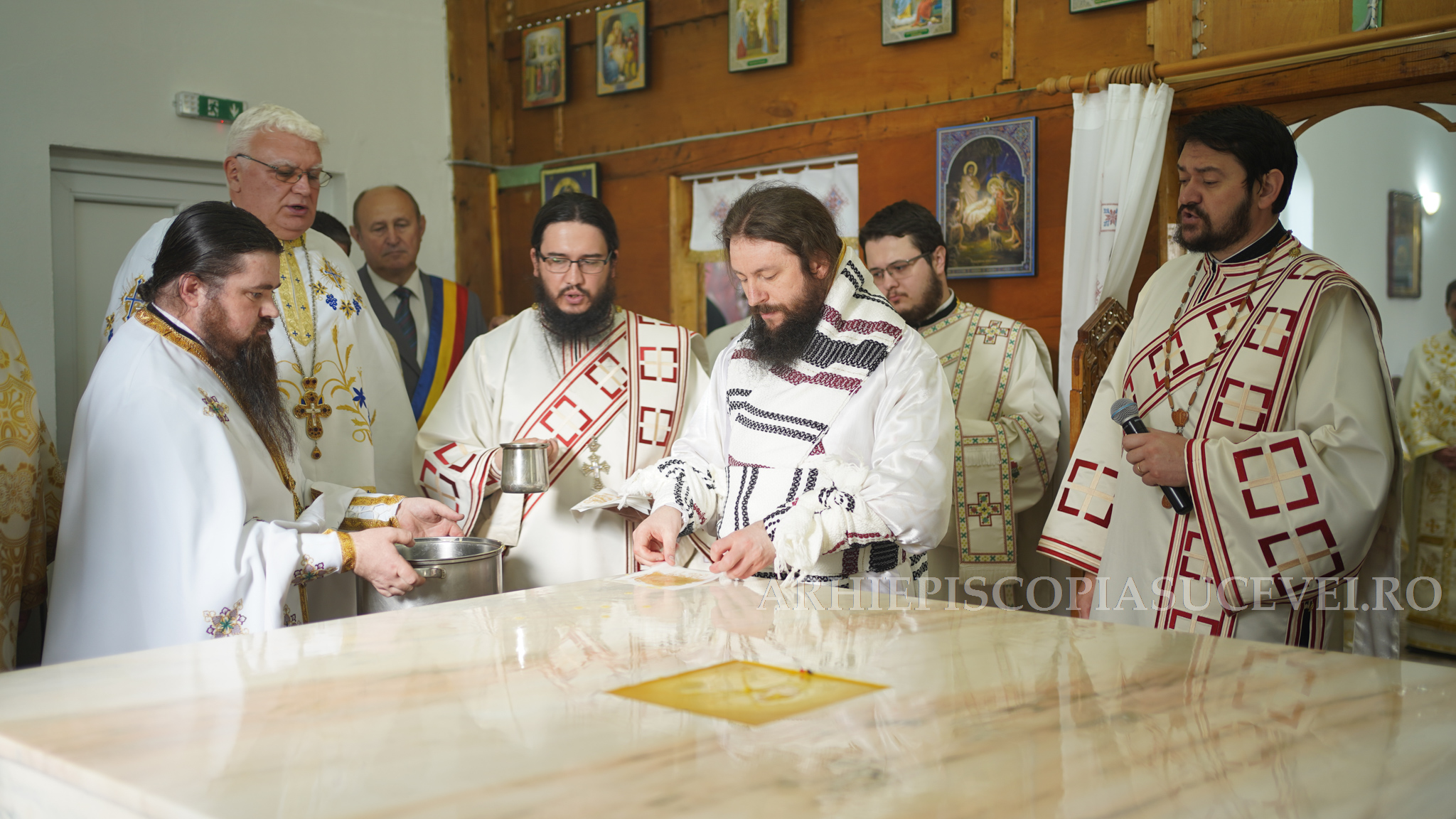 Resfințirea Bisericii și binecuvântare arhierească pentru credincioșii Parohiei Florinta, Protopopiatul Suceava II