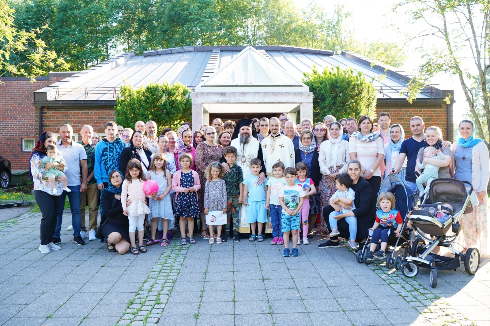 (Foto) Sărbătoarea Sfinților Apostoli Petru și Pavel, în biserica românească din Oslo