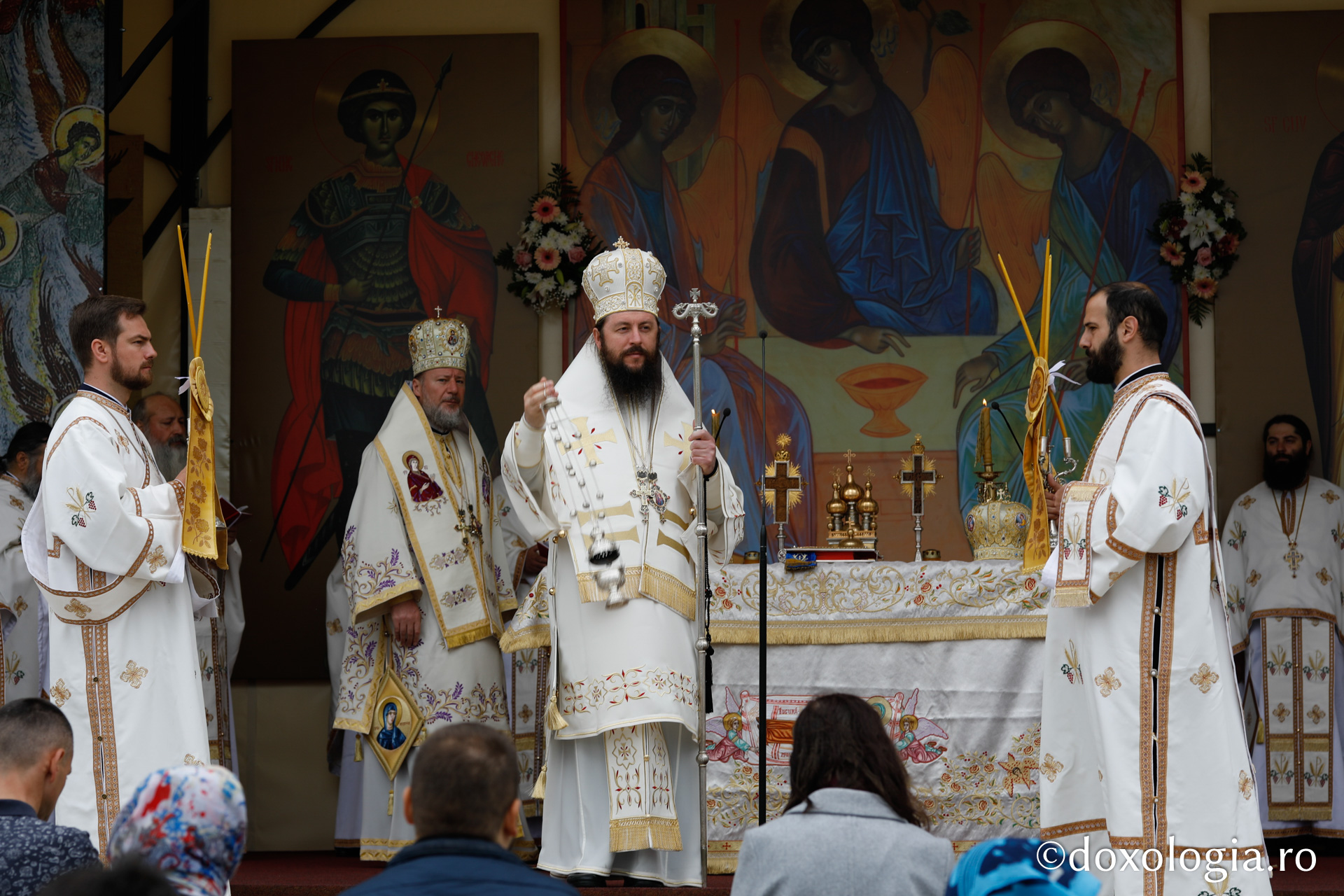 De 380 de ani, Sfânta Cuvioasă Parascheva ocrotește ținutul binecuvântat al Moldovei: „Mulţumim lui Dumnezeu pentru darul făcut Iaşilor”