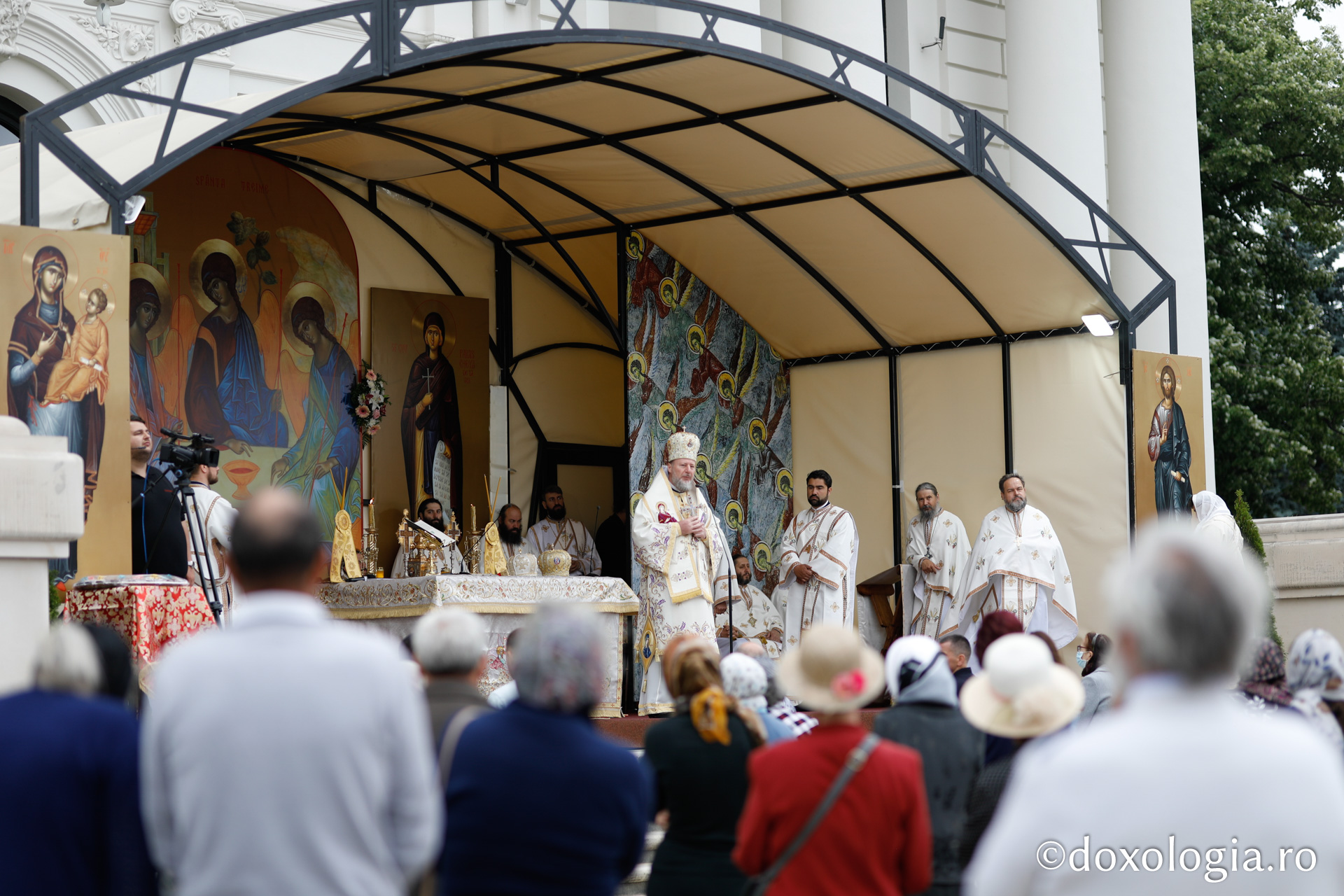 De 380 de ani, Sfânta Cuvioasă Parascheva ocrotește ținutul binecuvântat al Moldovei: „Mulţumim lui Dumnezeu pentru darul făcut Iaşilor”