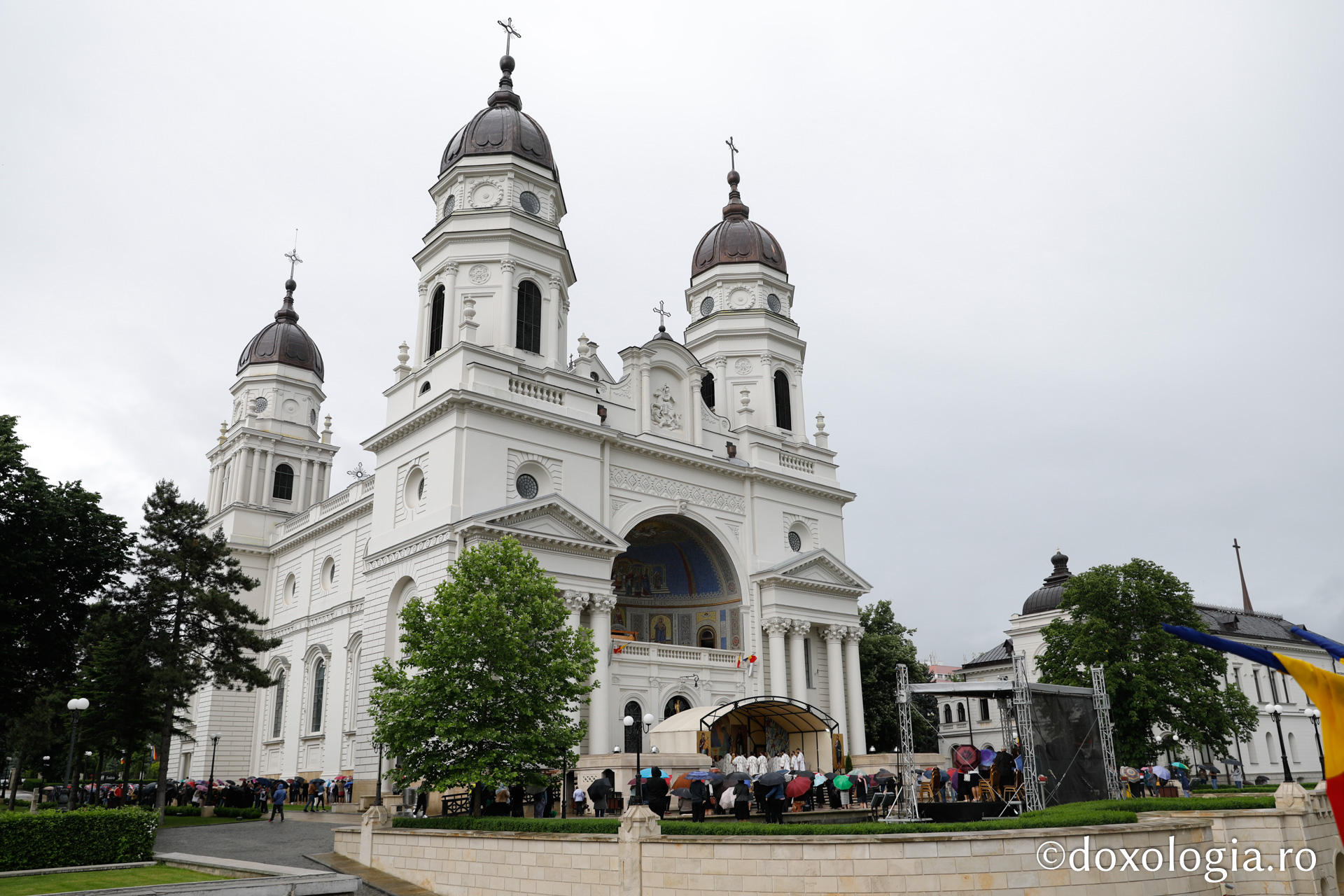 De 380 de ani, Sfânta Cuvioasă Parascheva ocrotește ținutul binecuvântat al Moldovei: „Mulţumim lui Dumnezeu pentru darul făcut Iaşilor”