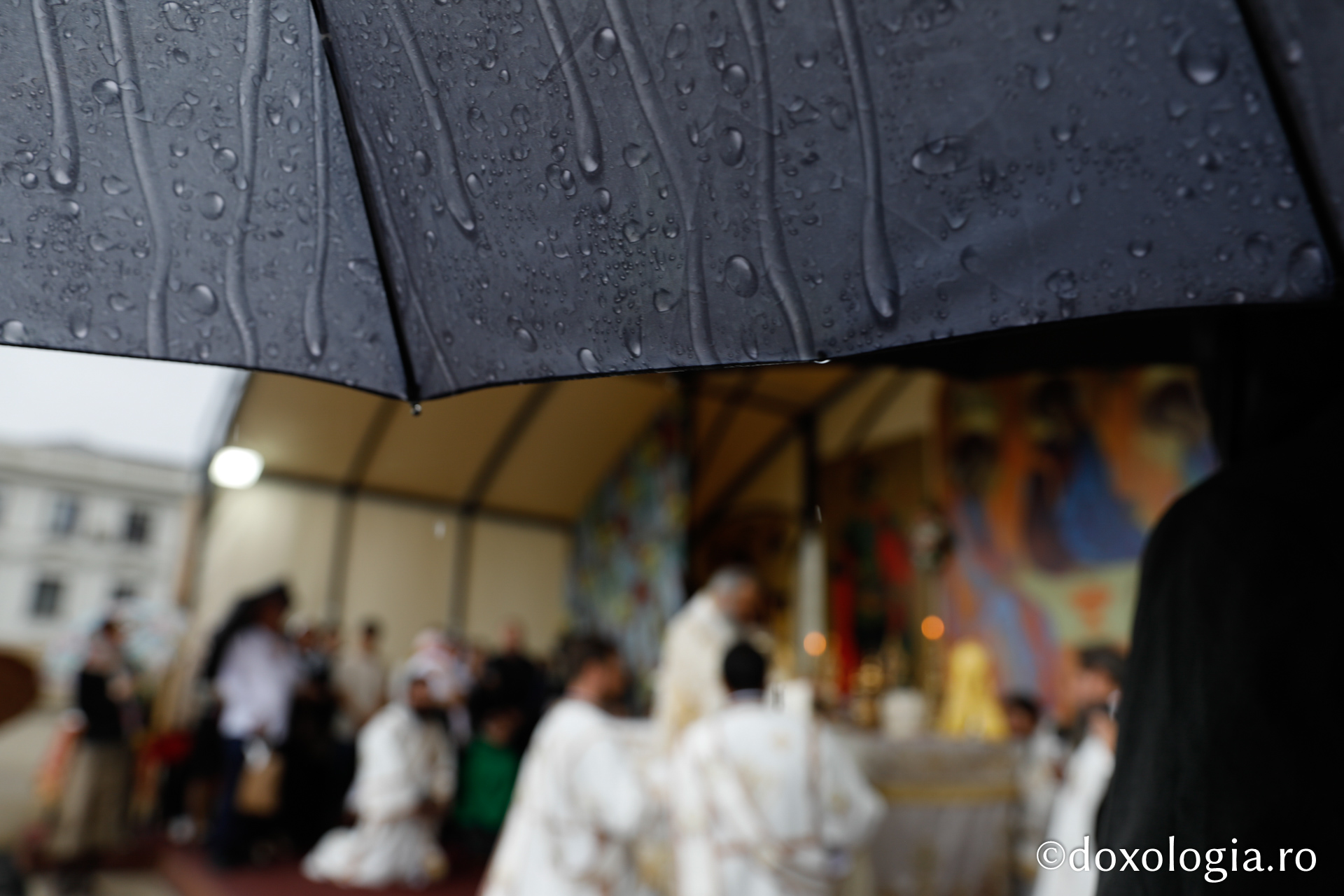 De 380 de ani, Sfânta Cuvioasă Parascheva ocrotește ținutul binecuvântat al Moldovei: „Mulţumim lui Dumnezeu pentru darul făcut Iaşilor”