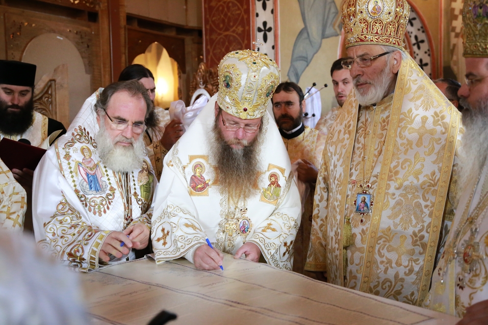 6 ierarhi, prezenți la sfințirea Bisericii cu hramurile „Acoperământul Maicii Domnului” şi „Sfântul Mare Mucenic Gheorghe” din satul Cracăul Negru-Neamț