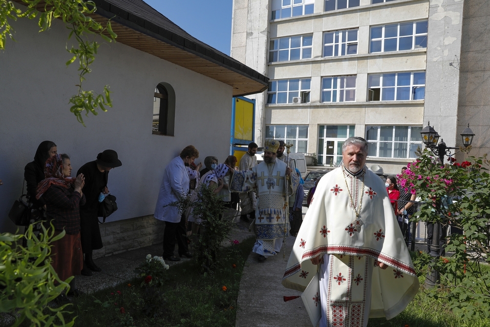 Foto: Constantin Comici Pictura bisericii din curtea Spitalului Clinic „Dr. C. I. Parhon” ‒ Iași, sfințită de PS Părinte Nichifor Botoșăneanul