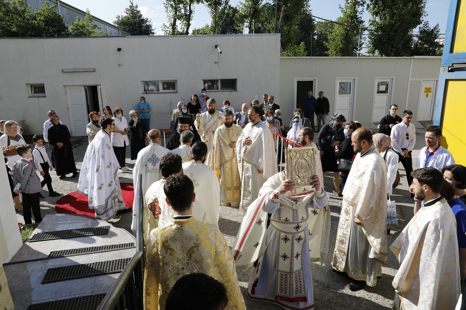 Foto: Constantin Comici Pictura bisericii din curtea Spitalului Clinic „Dr. C. I. Parhon” ‒ Iași, sfințită de PS Părinte Nichifor Botoșăneanul