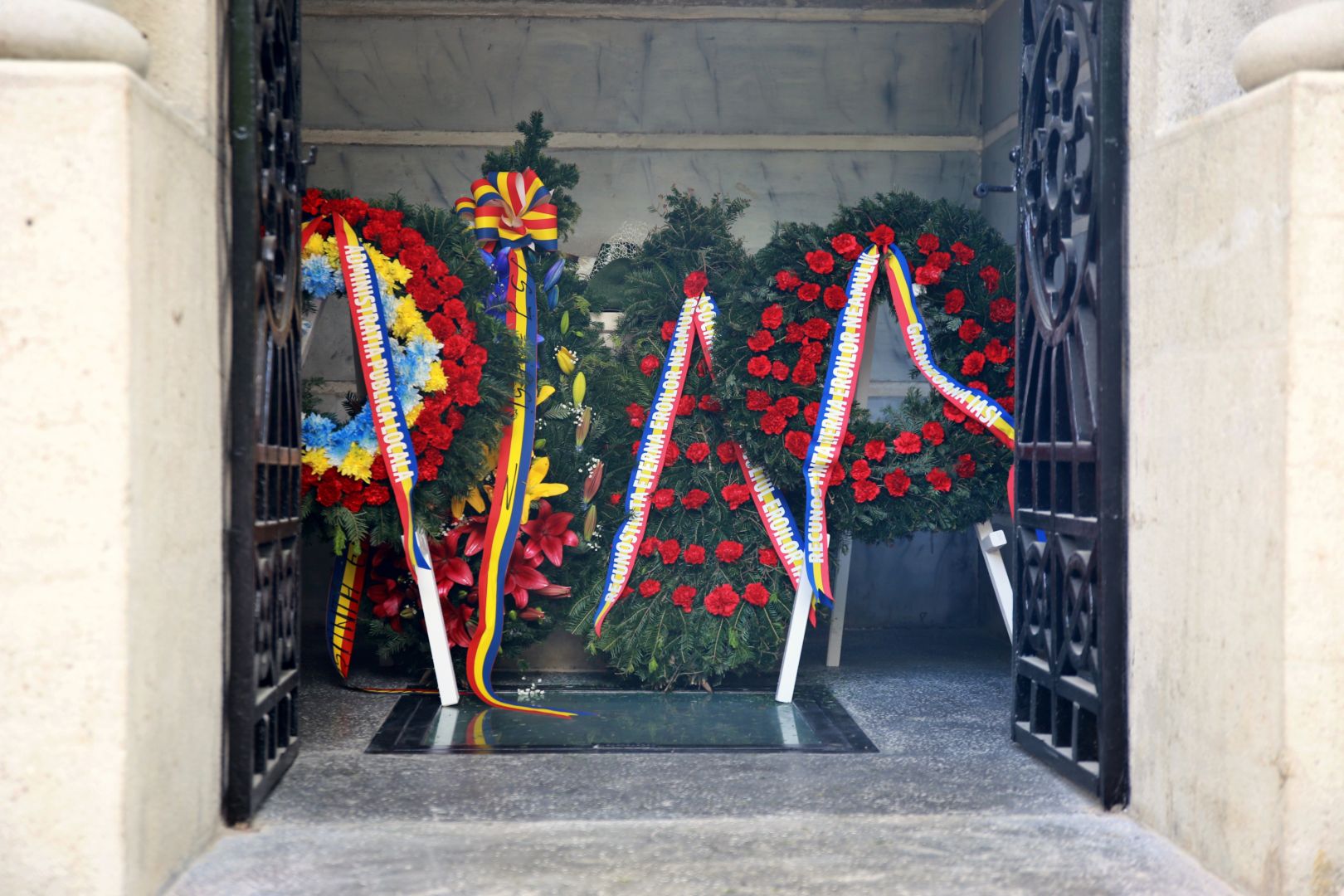 Recunoștință pentru eroii și ostașii țării noastre: IPS Teofan a sfințit Monumentul Eroilor din Galata