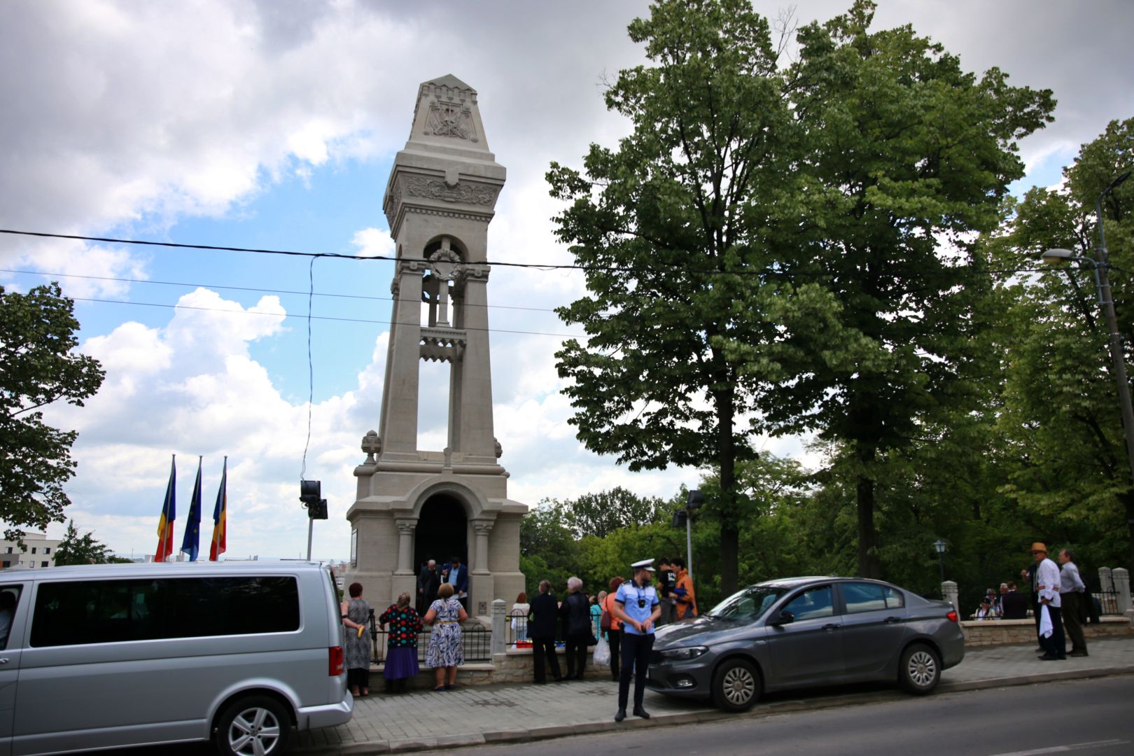 Recunoștință pentru eroii și ostașii țării noastre: IPS Teofan a sfințit Monumentul Eroilor din Galata