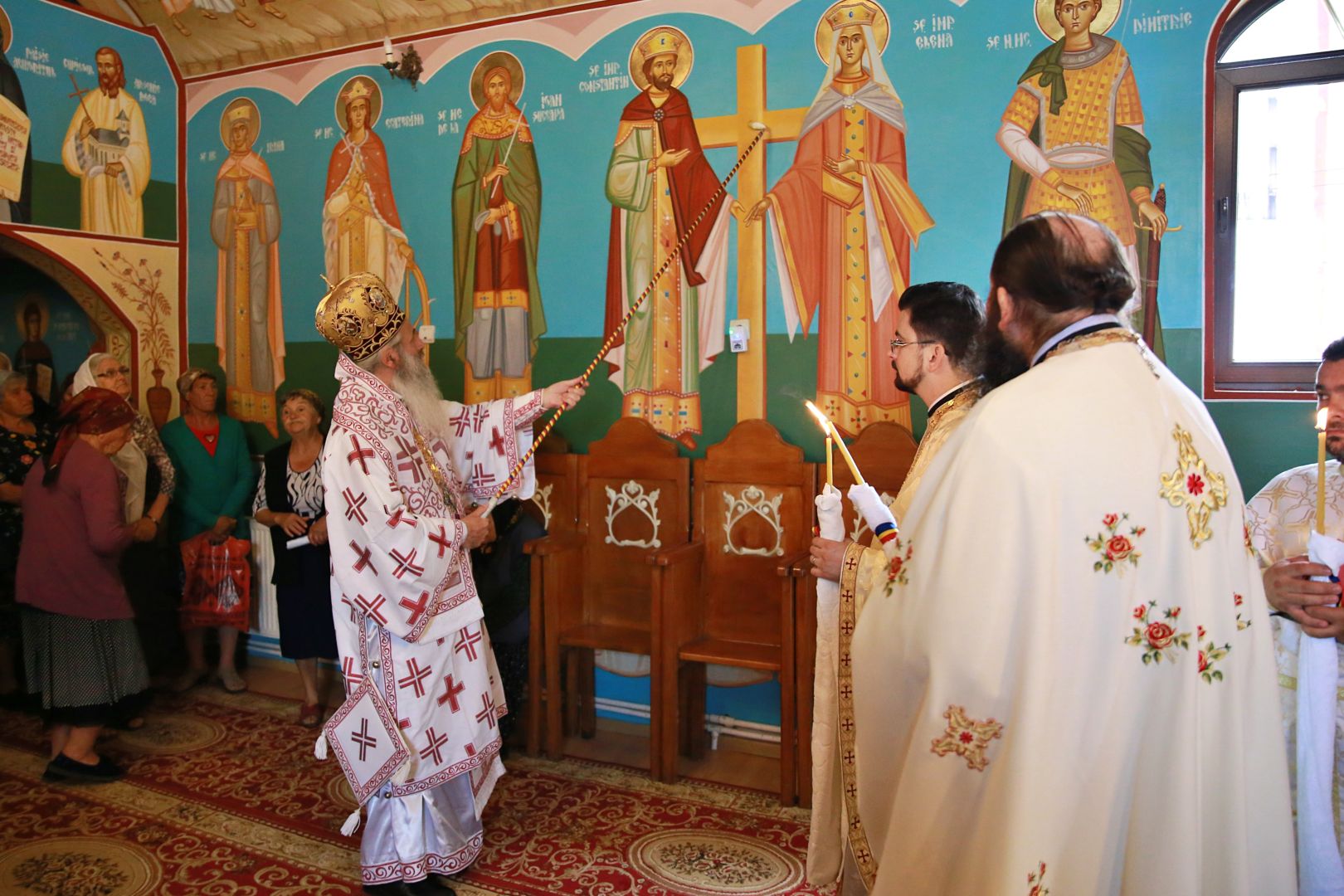 (Video) Pictura Bisericii „Sfântul Nicolae” din Fântânele a fost binecuvântată de IPS Teofan