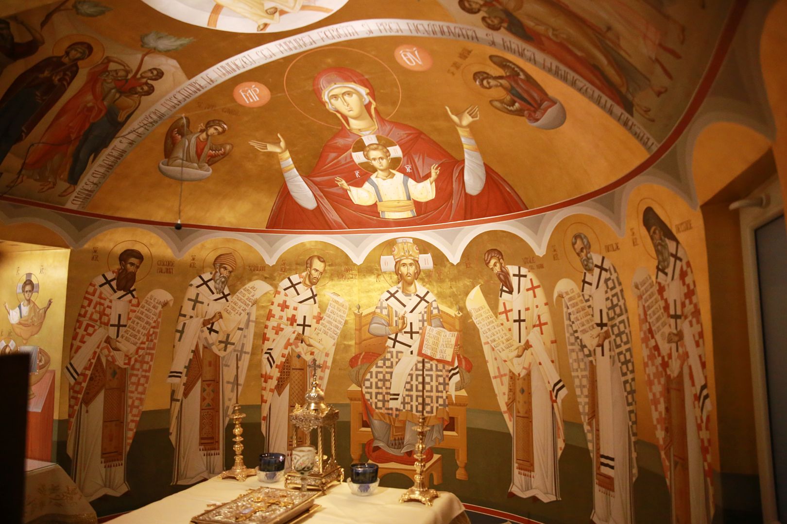 IPS Părinte Mitropolit Teofan a sfințit astăzi pictura paraclisului de la Spitalul „Providența” și a binecuvântat locul pentru o nouă biserică