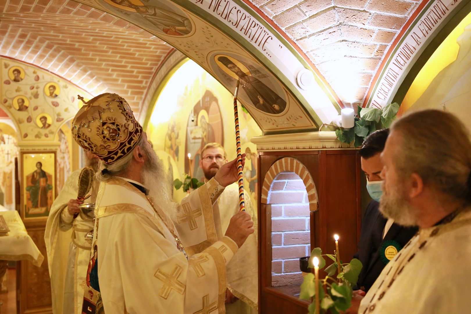 IPS Părinte Mitropolit Teofan a sfințit astăzi pictura paraclisului de la Spitalul „Providența” și a binecuvântat locul pentru o nouă biserică