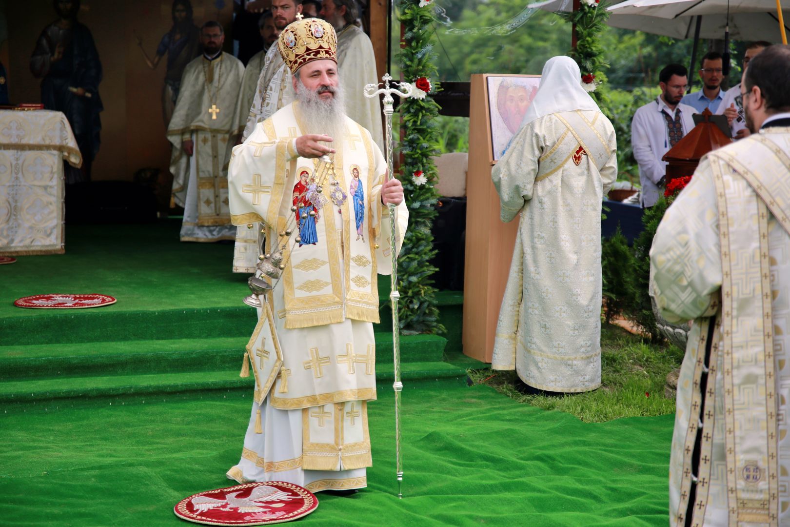 IPS Părinte Mitropolit Teofan a sfințit astăzi pictura paraclisului de la Spitalul „Providența” și a binecuvântat locul pentru o nouă biserică