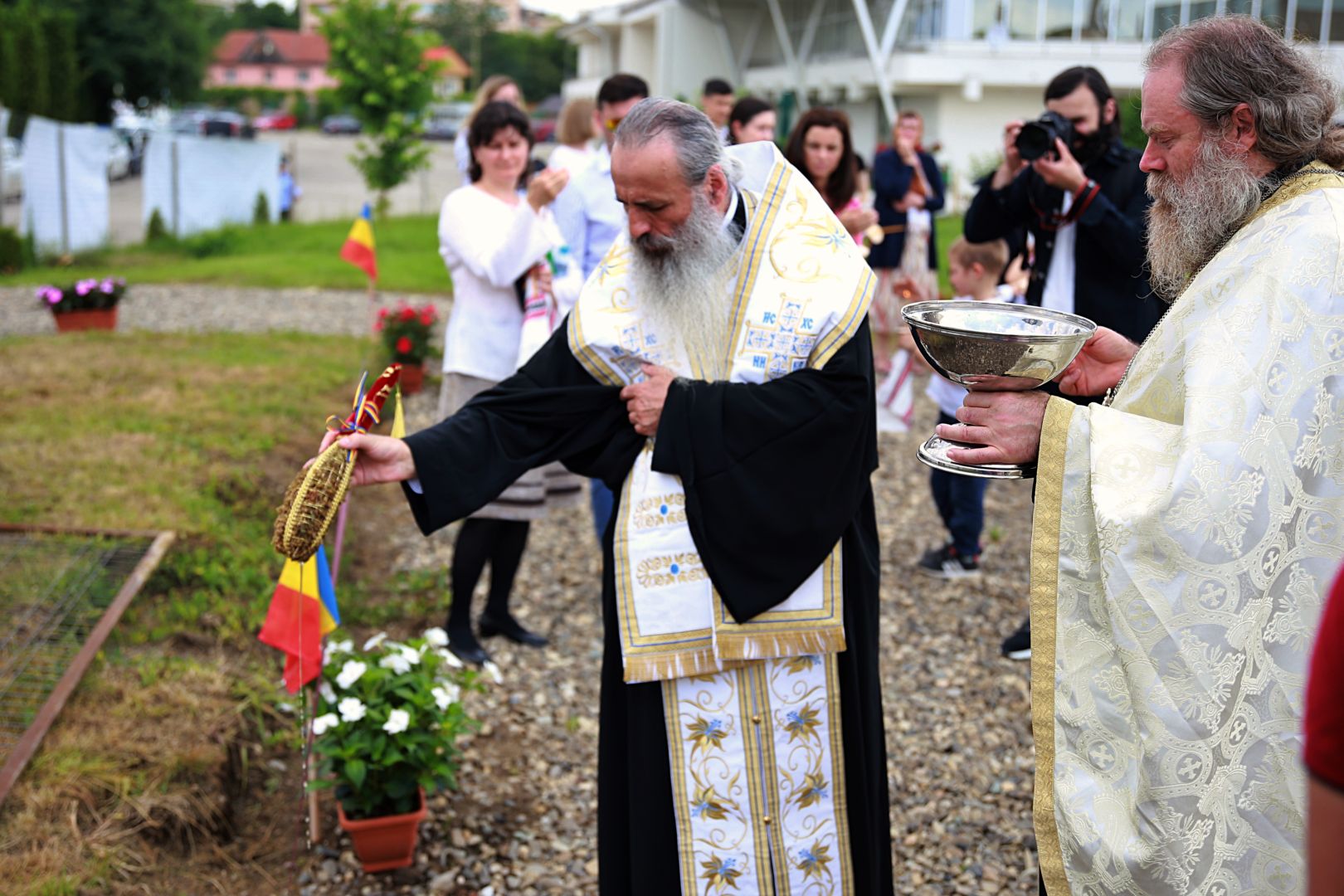 IPS Părinte Mitropolit Teofan a sfințit astăzi pictura paraclisului de la Spitalul „Providența” și a binecuvântat locul pentru o nouă biserică