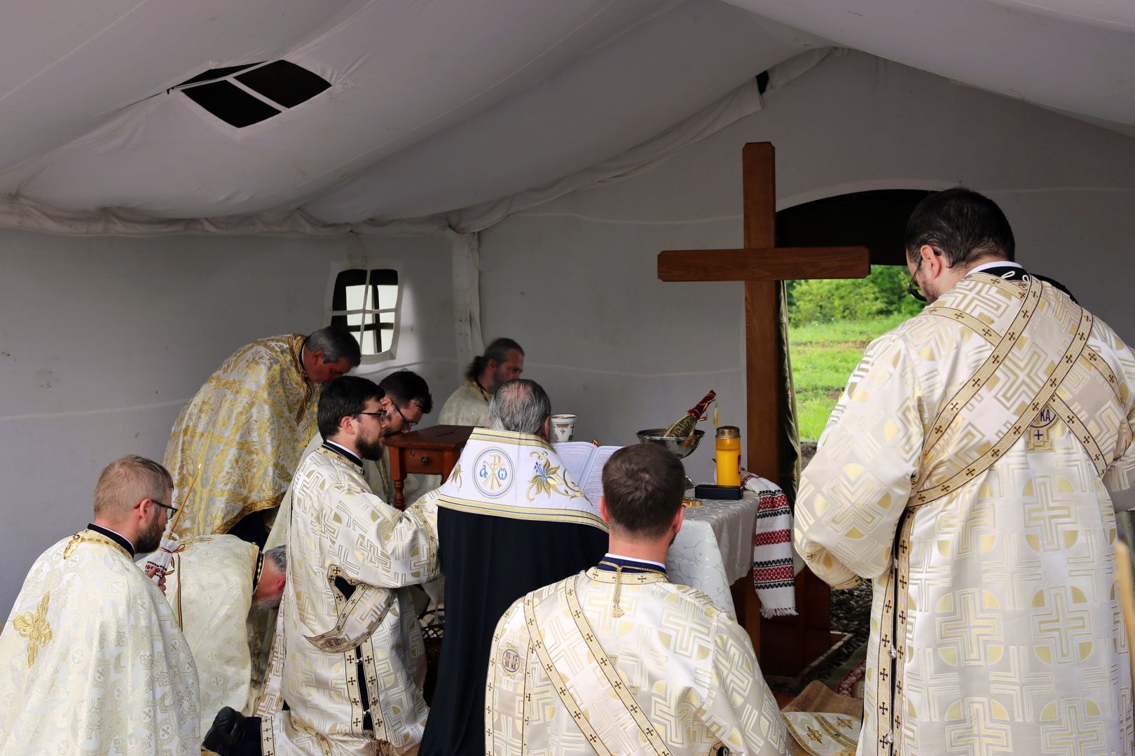 IPS Părinte Mitropolit Teofan a sfințit astăzi pictura paraclisului de la Spitalul „Providența” și a binecuvântat locul pentru o nouă biserică