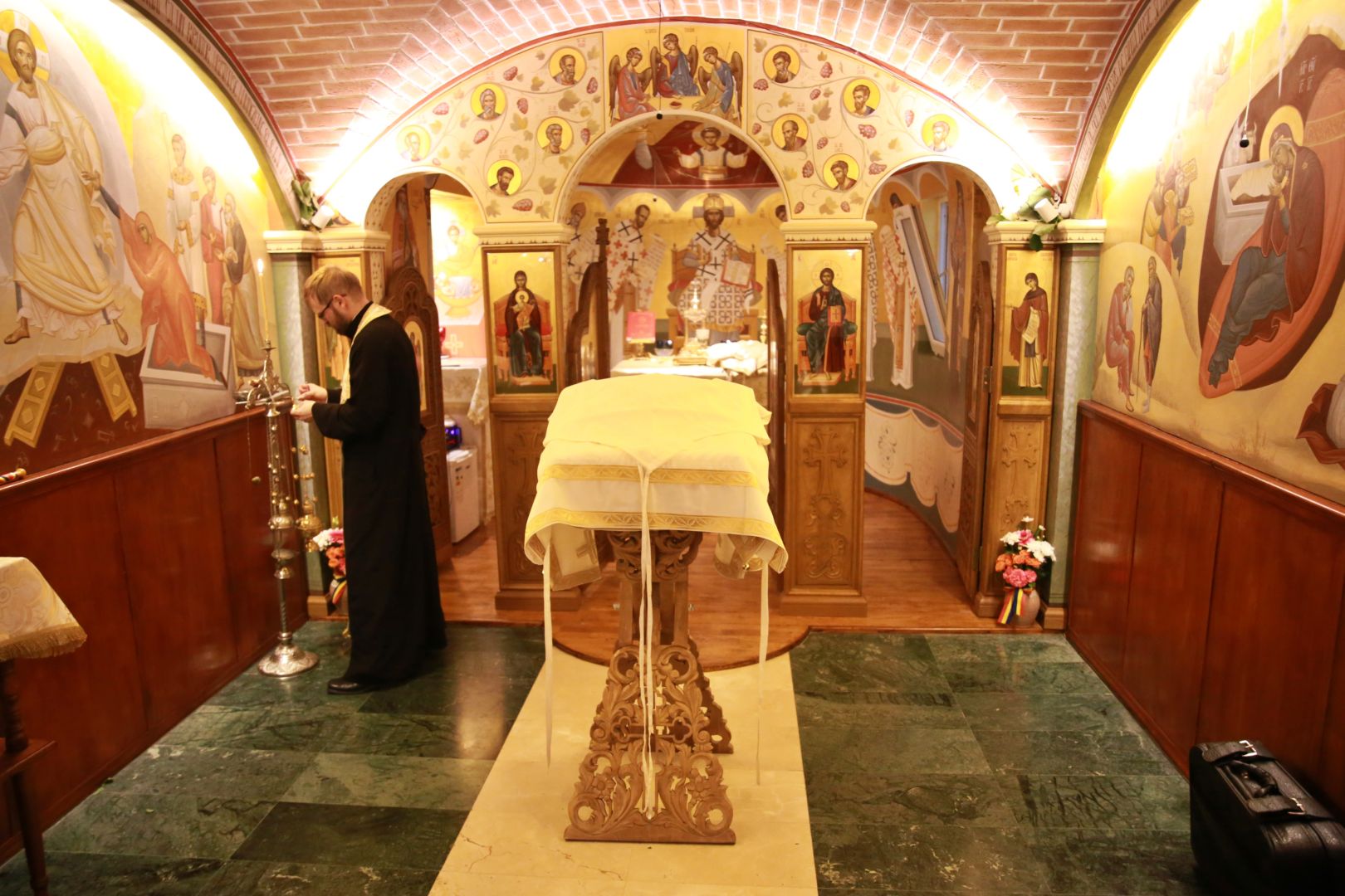 IPS Părinte Mitropolit Teofan a sfințit astăzi pictura paraclisului de la Spitalul „Providența” și a binecuvântat locul pentru o nouă biserică