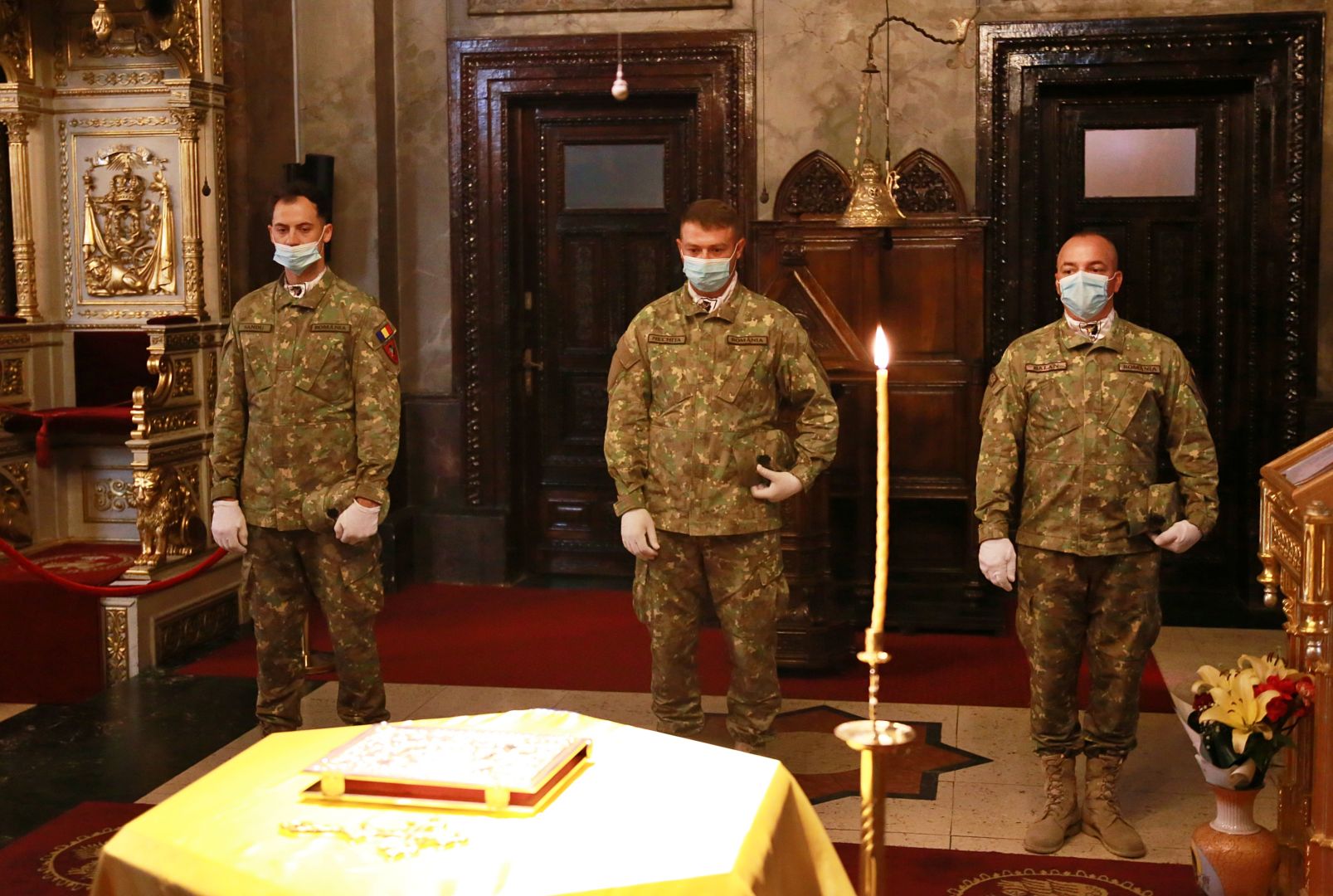 Ziua Drapelului Național la Iași. IPS Mitropolit Teofan: „Crucea pentru Biserică, Drapelul pentru oaste, copilul pentru Familie și pentru țară”