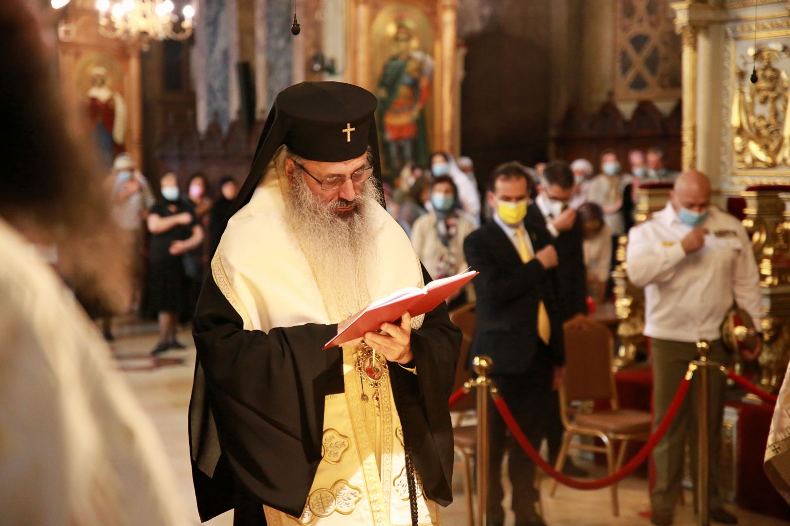 Ziua Drapelului Național la Iași. IPS Mitropolit Teofan: „Crucea pentru Biserică, Drapelul pentru oaste, copilul pentru Familie și pentru țară”