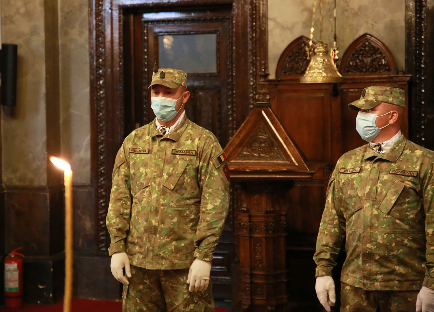 Ziua Drapelului Național la Iași. IPS Mitropolit Teofan: „Crucea pentru Biserică, Drapelul pentru oaste, copilul pentru Familie și pentru țară”