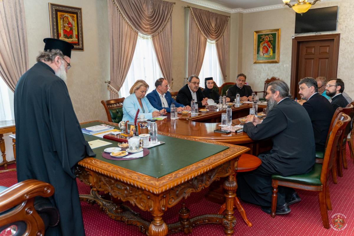 Întâlnirea membrilor Fundației „Episcop Melchisedec” din Roman