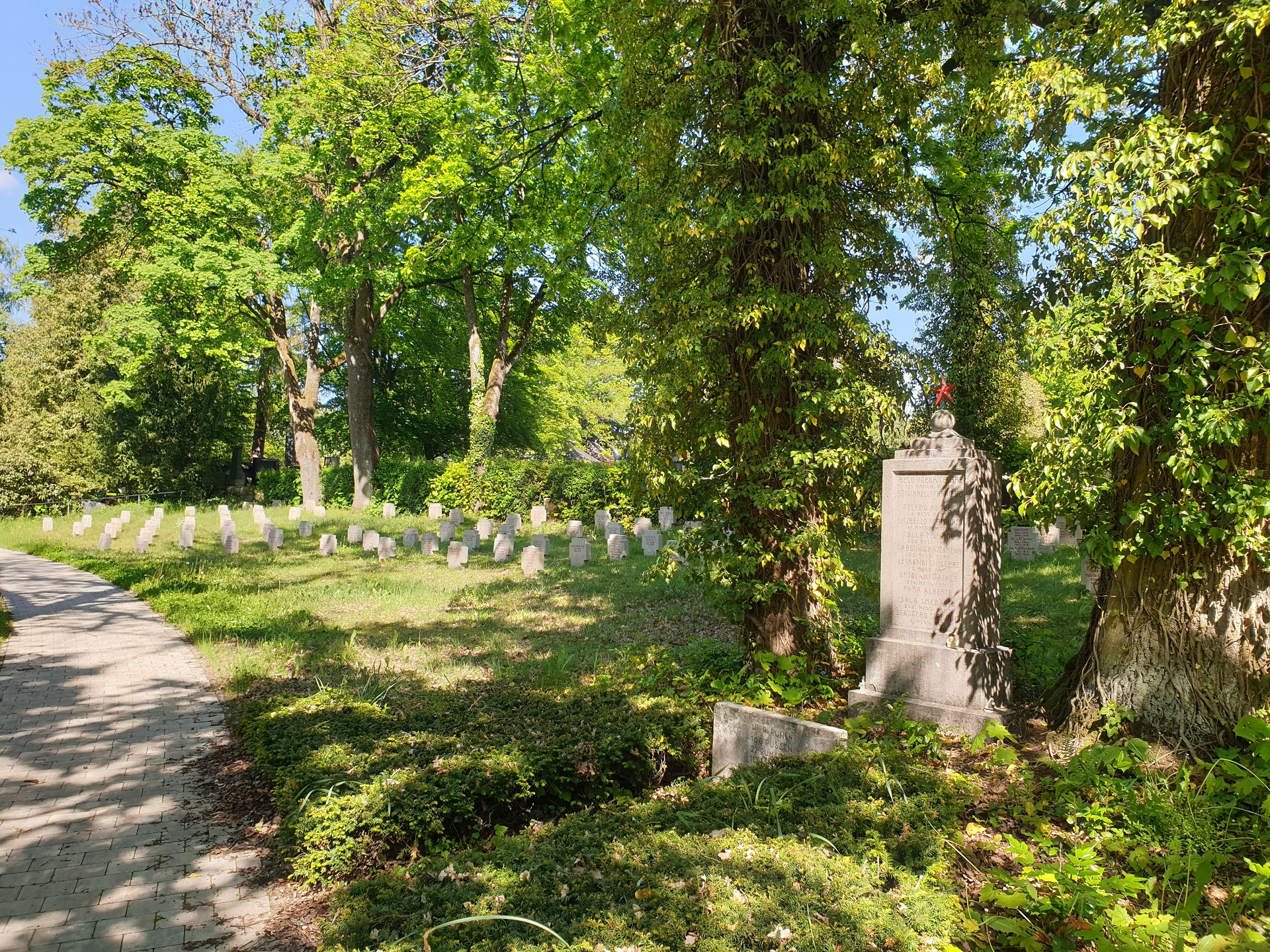 Cimitirul „Stadtfriedhof” din Bayreuth – morminte ale soldaților români în Germania