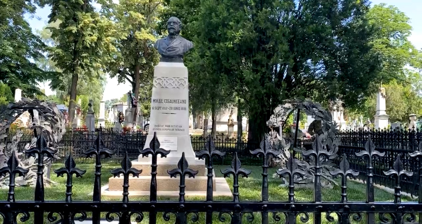 PS Părinte Nichifor a sfințit un monument închinat lui Mihail Kogălniceanu în cel mai mare cimitir ieșean