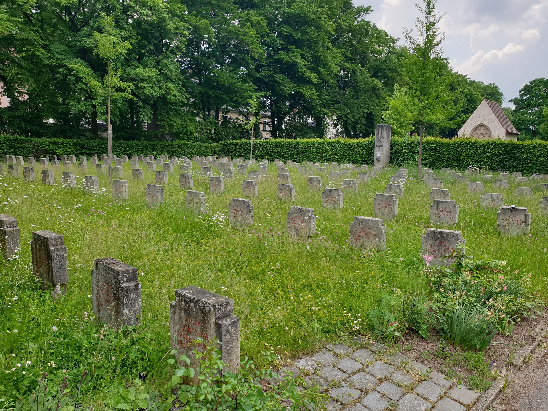 Cimitirul „Stadtfriedhof” din Bayreuth – morminte ale soldaților români în Germania
