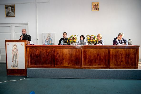 ASCOR Alba Iulia a lansat volumul „Dialoguri cu Sens în timpuri pandemice” ASCOR Alba Iulia a lansat volumul „Dialoguri cu Sens în timpuri pandemice”