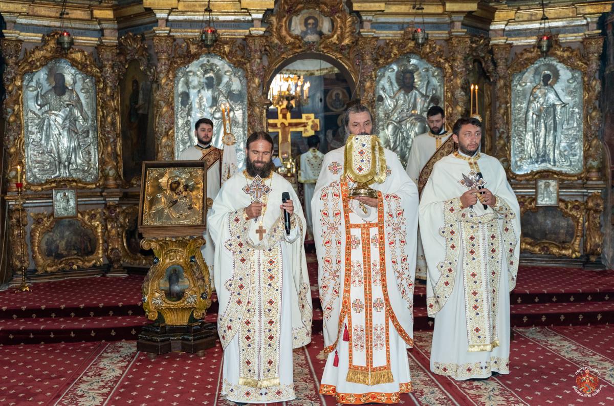 Sfântul Proroc Ilie Tesviteanul, serbat în Catedrala Arhiepiscopală din Roman