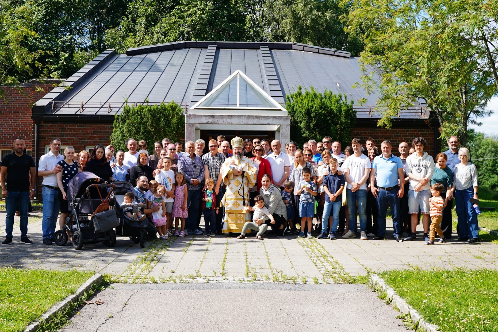 (Foto) Duminica a 4-a după Rusalii, în biserica parohiei românesti din Oslo, Regatul Norvegiei