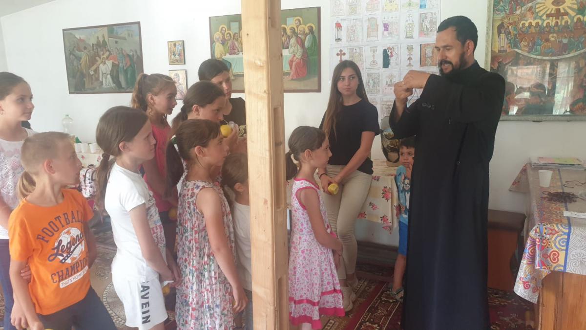 Noi activităţi în școlile de vară din Protoieria Sascut