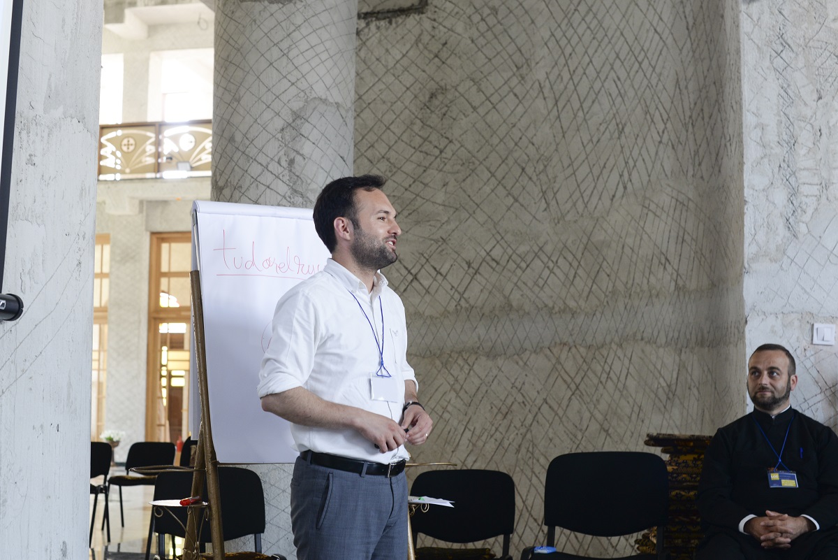 Atelier de public speaking la Catedrala din Onești: „Ne-am propus să gestionăm emoții, dar am dezlănțuit o mare de emoții la despărțire”