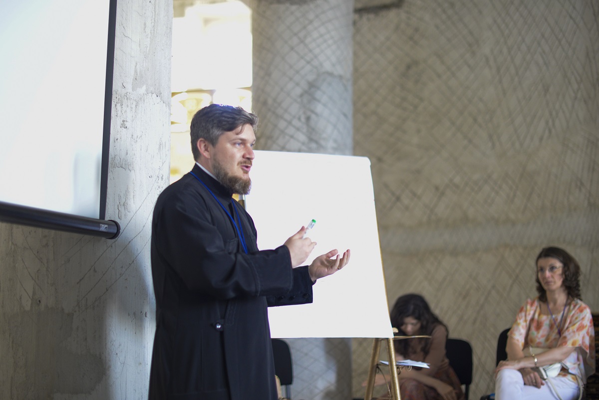 Atelier de public speaking la Catedrala din Onești: „Ne-am propus să gestionăm emoții, dar am dezlănțuit o mare de emoții la despărțire”